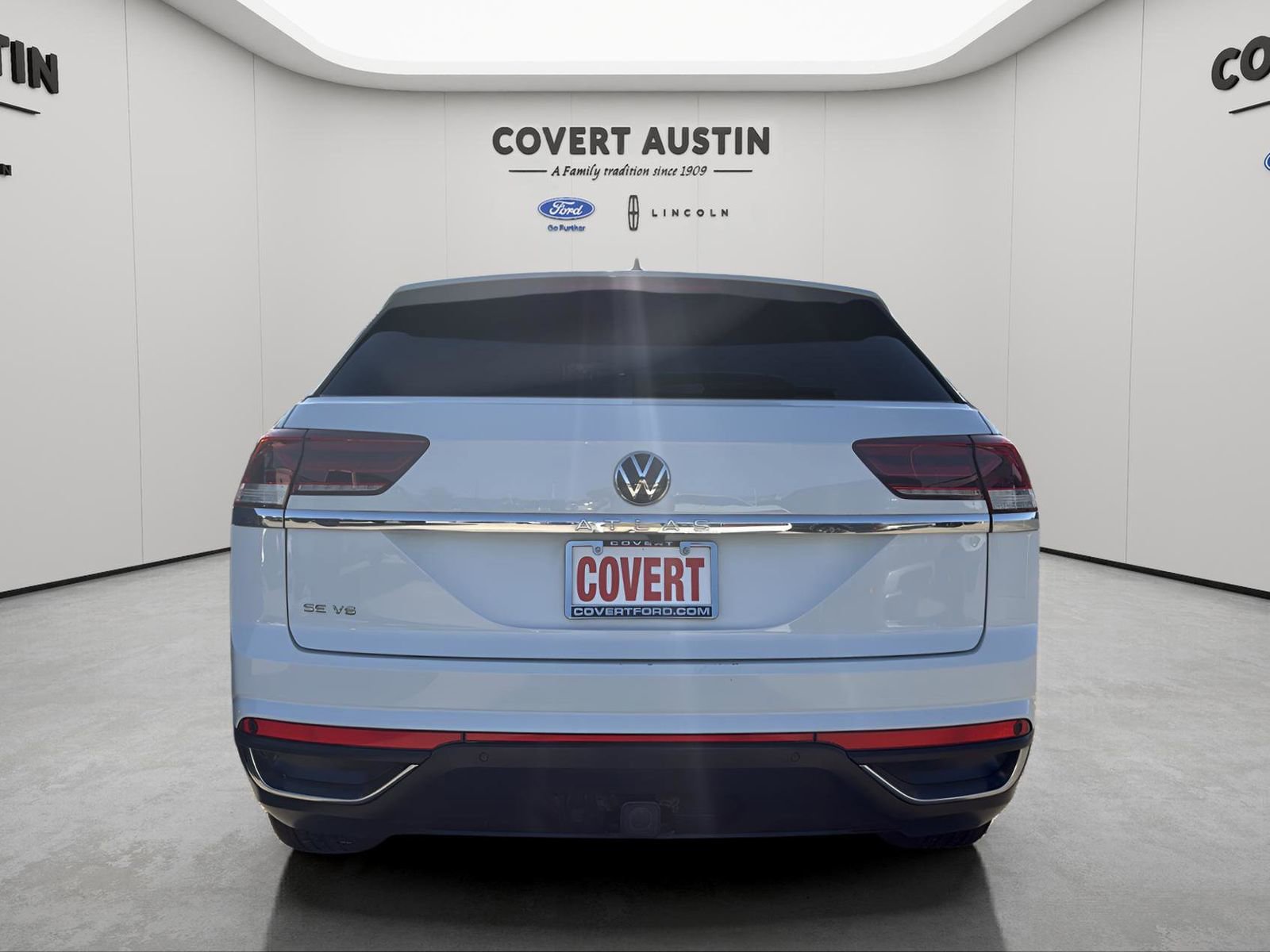 Used 2022 Volkswagen Atlas Cross Sport SE image 2