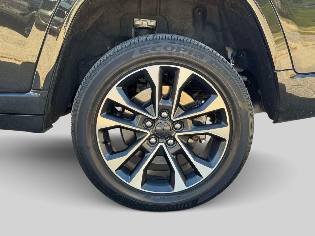 Used 2023 Jeep Grand Cherokee L Overland AWD/4WD image 7