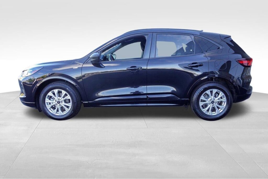 Used 2024 Ford Escape ST-Line image 9