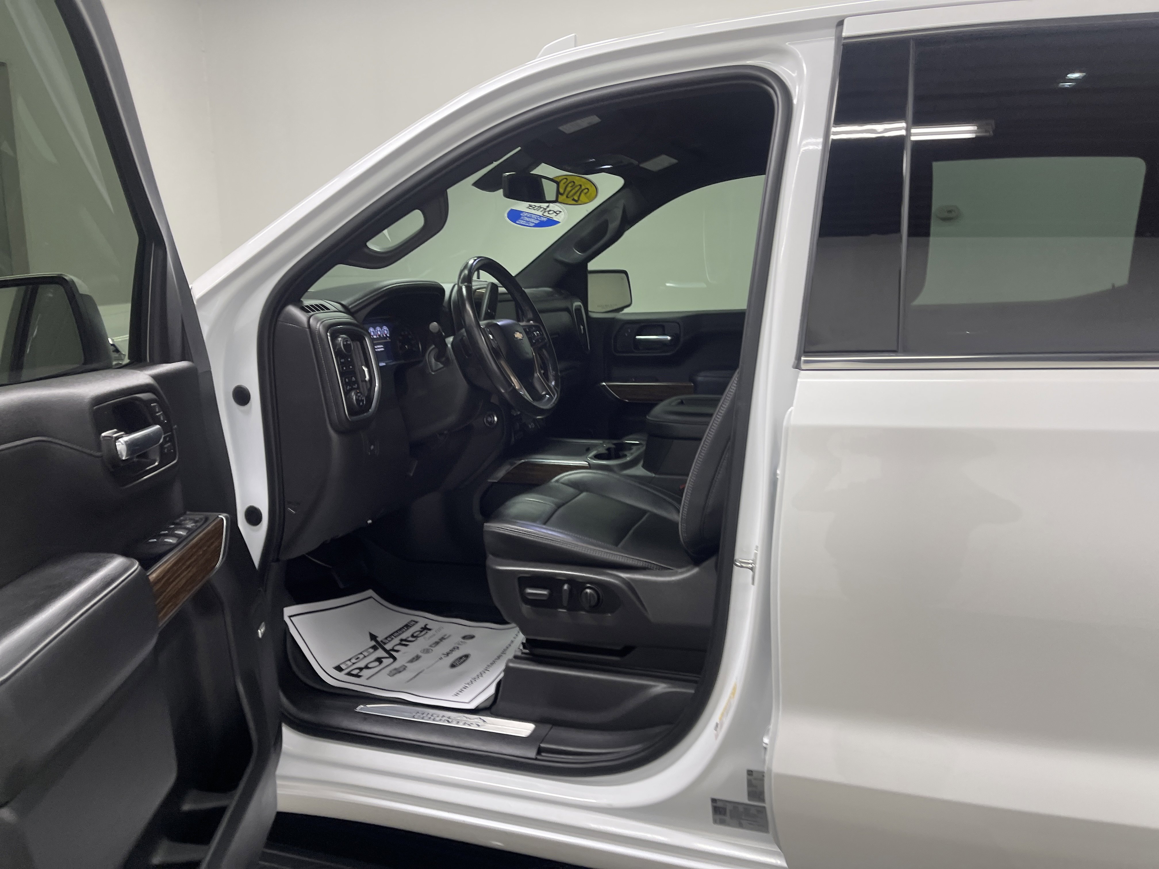 Used 2022 Chevrolet Silverado 1500 High Country AWD/4WD image 9