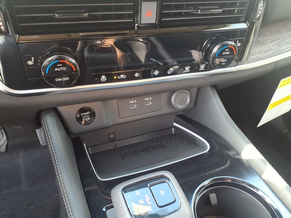 New 2026 Nissan Rogue Platinum AWD/4WD image 11