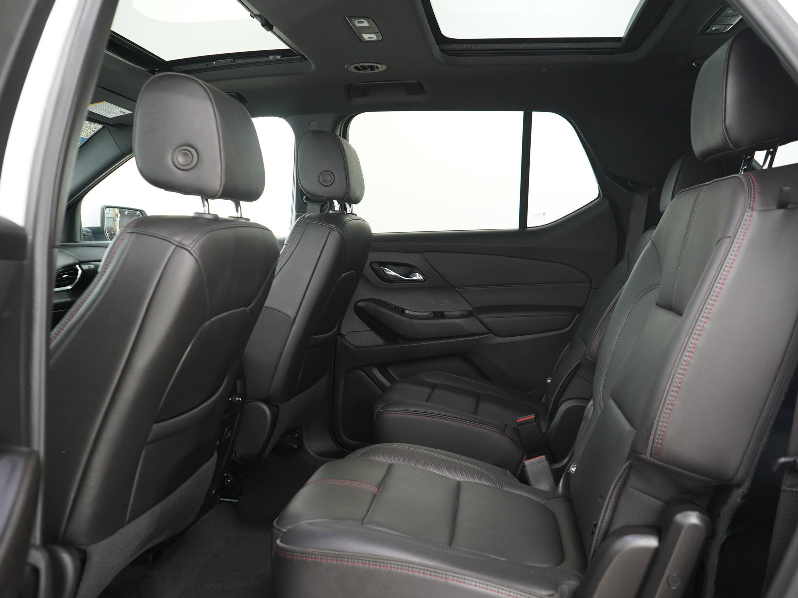 Used 2023 Chevrolet Traverse RS AWD/4WD image 16