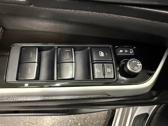 Certified 2025 Toyota Sienna Platinum AWD/4WD image 11