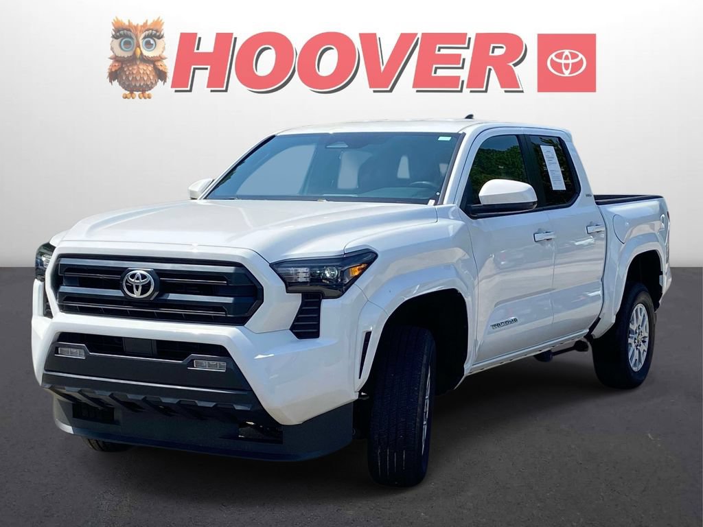 Used 2025 Toyota Tacoma SR5 AWD/4WD image 5