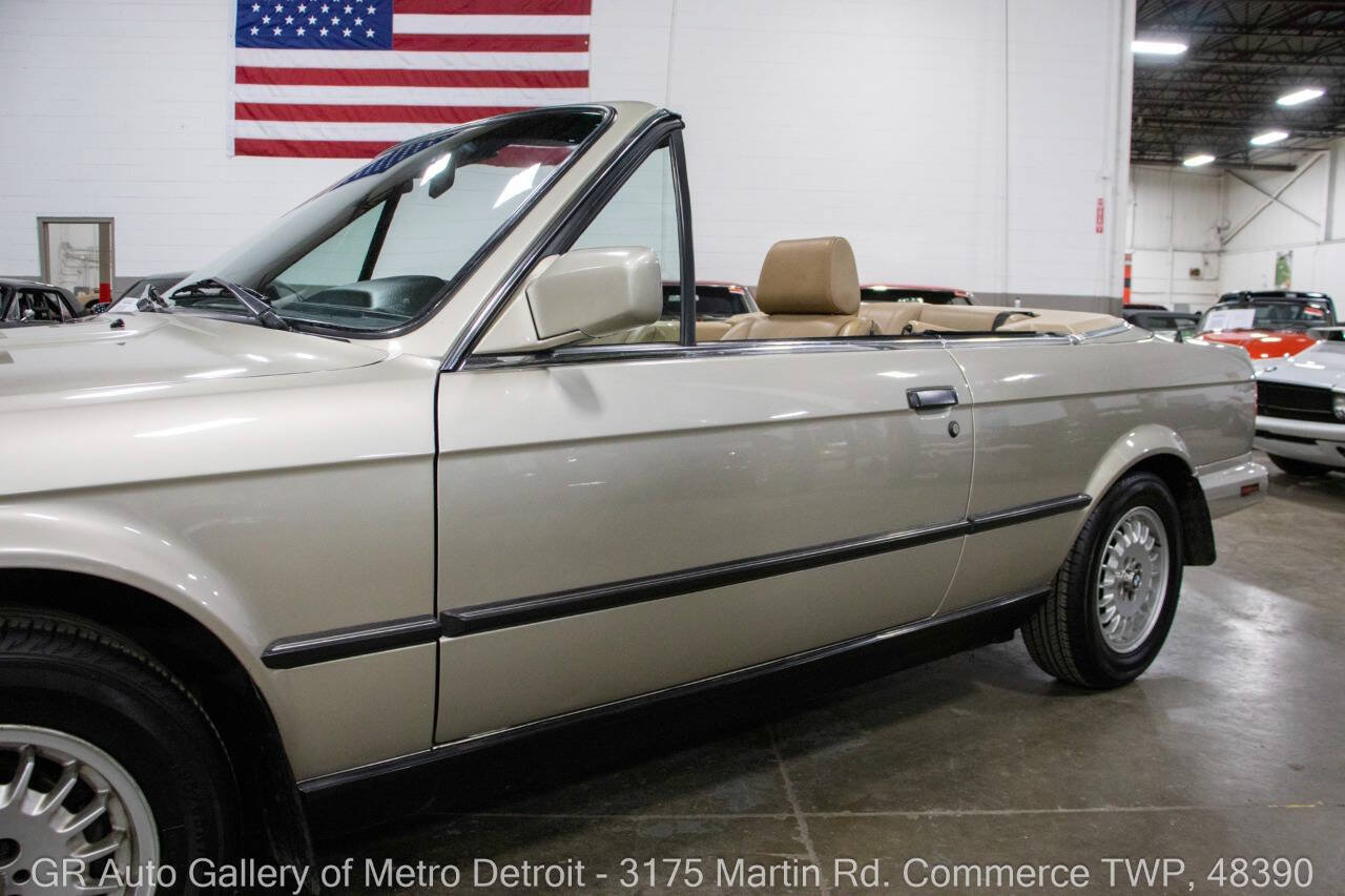 Used 1989 BMW 325i Convertible RWD image 22