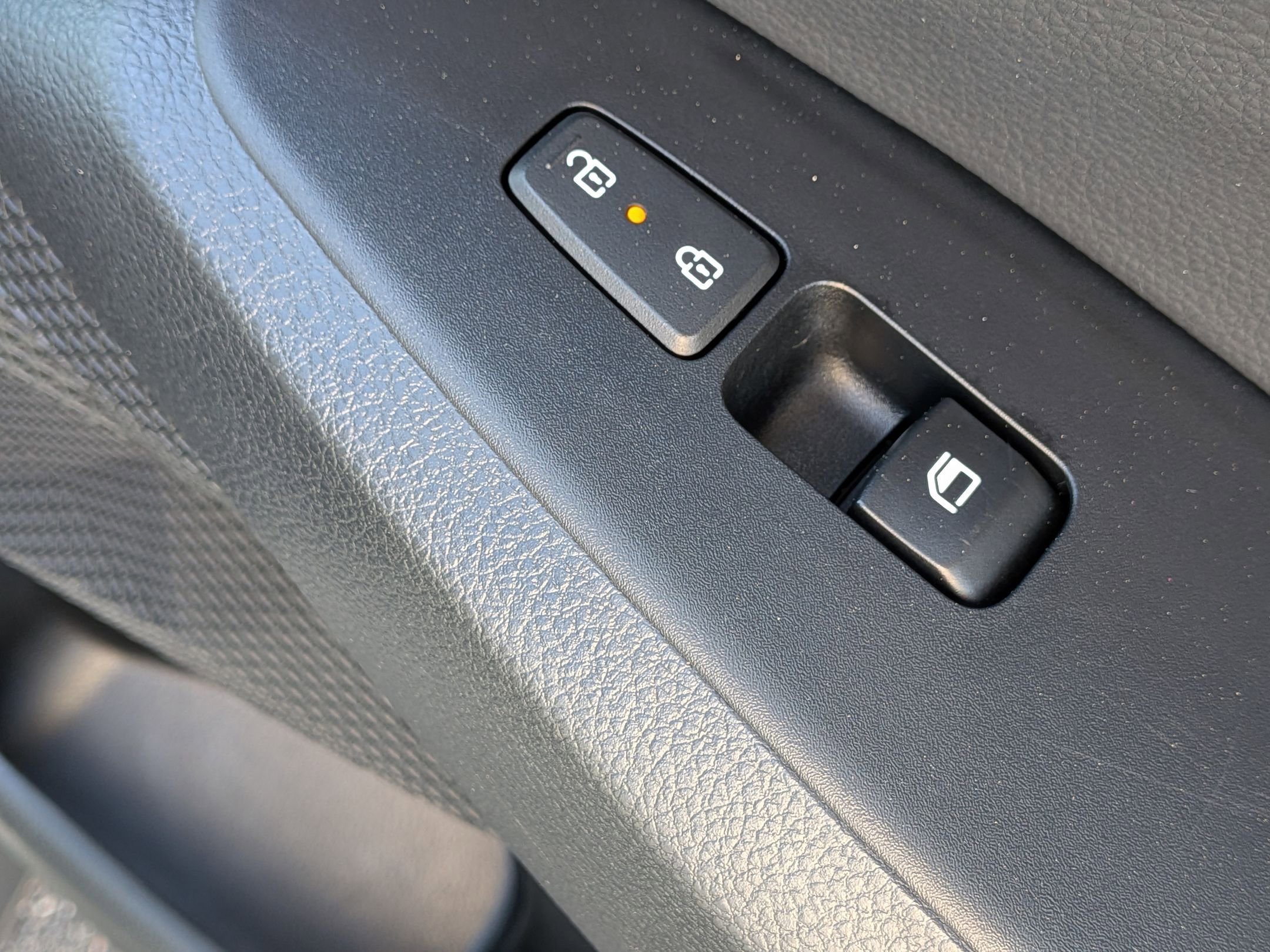 Used 2025 Kia Seltos S FWD image 35