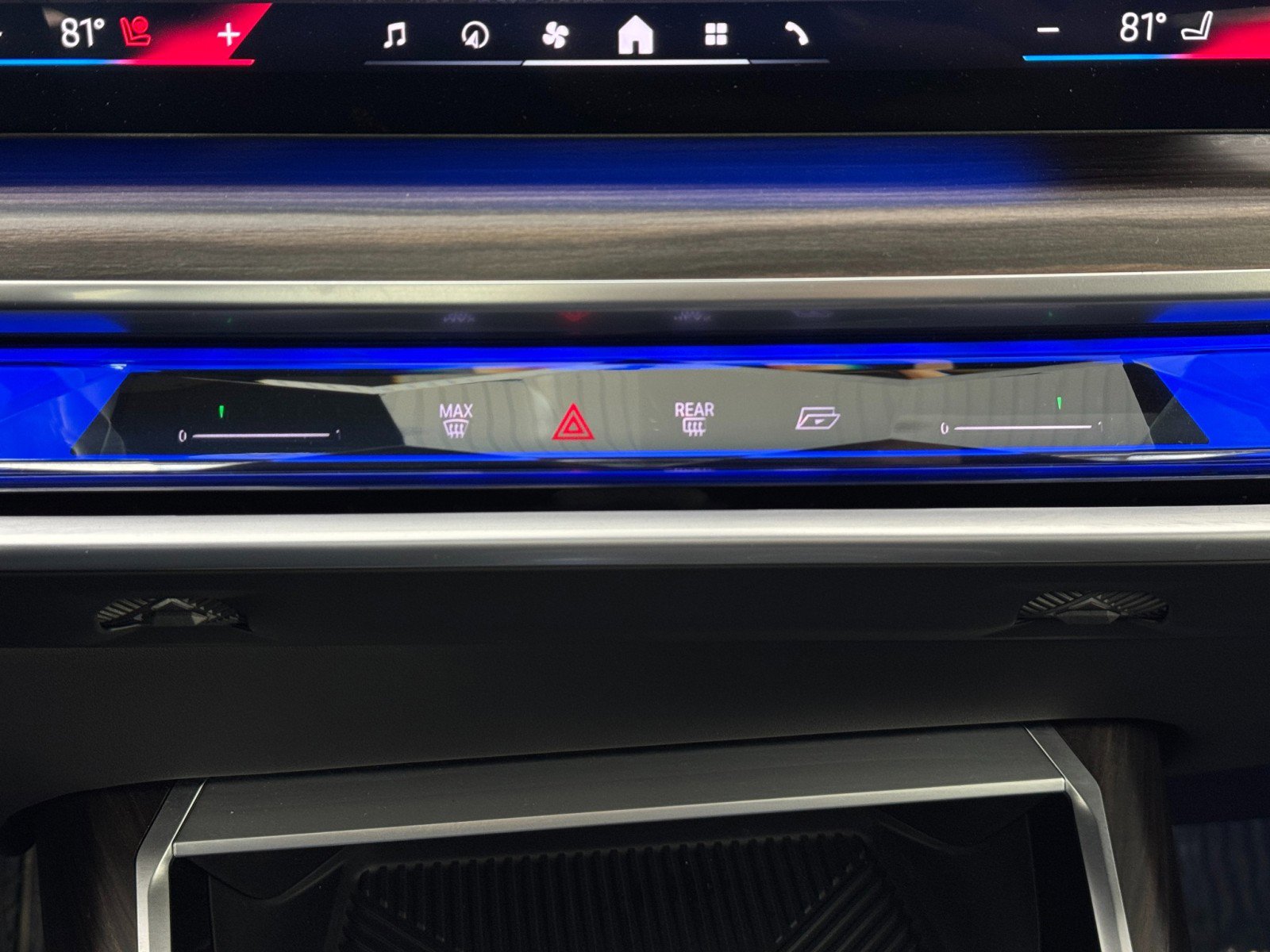 Used 2023 BMW i7 xDrive60 image 33