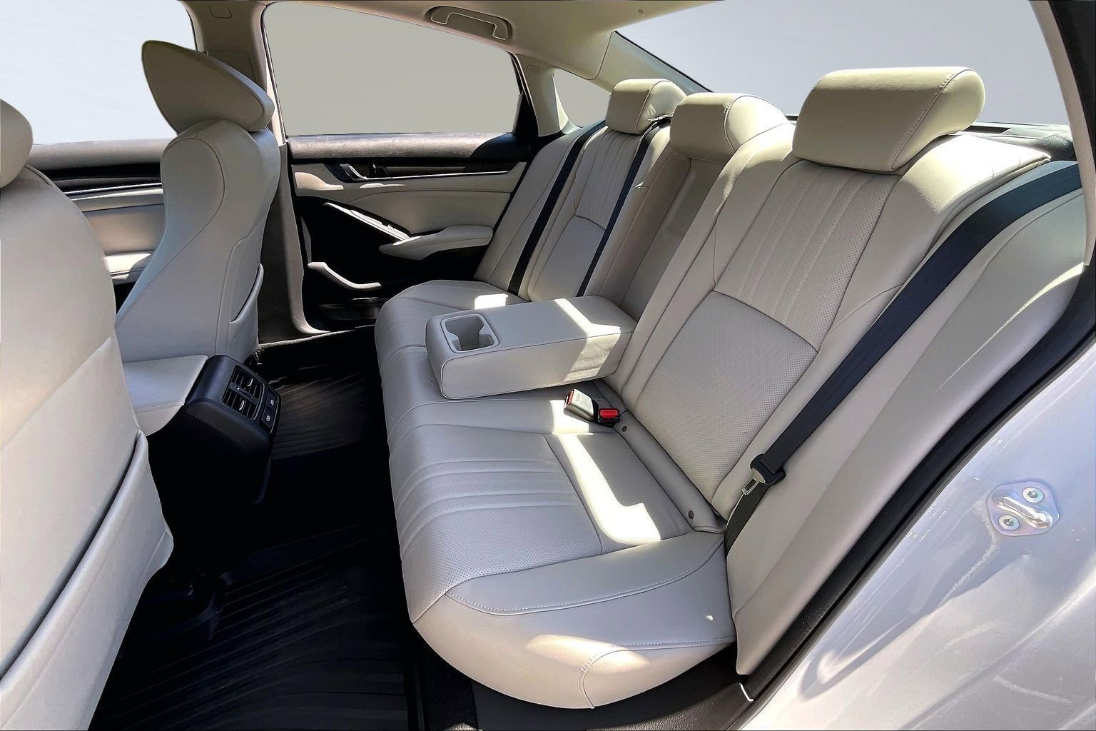 Used 2022 Honda Accord Touring image 27