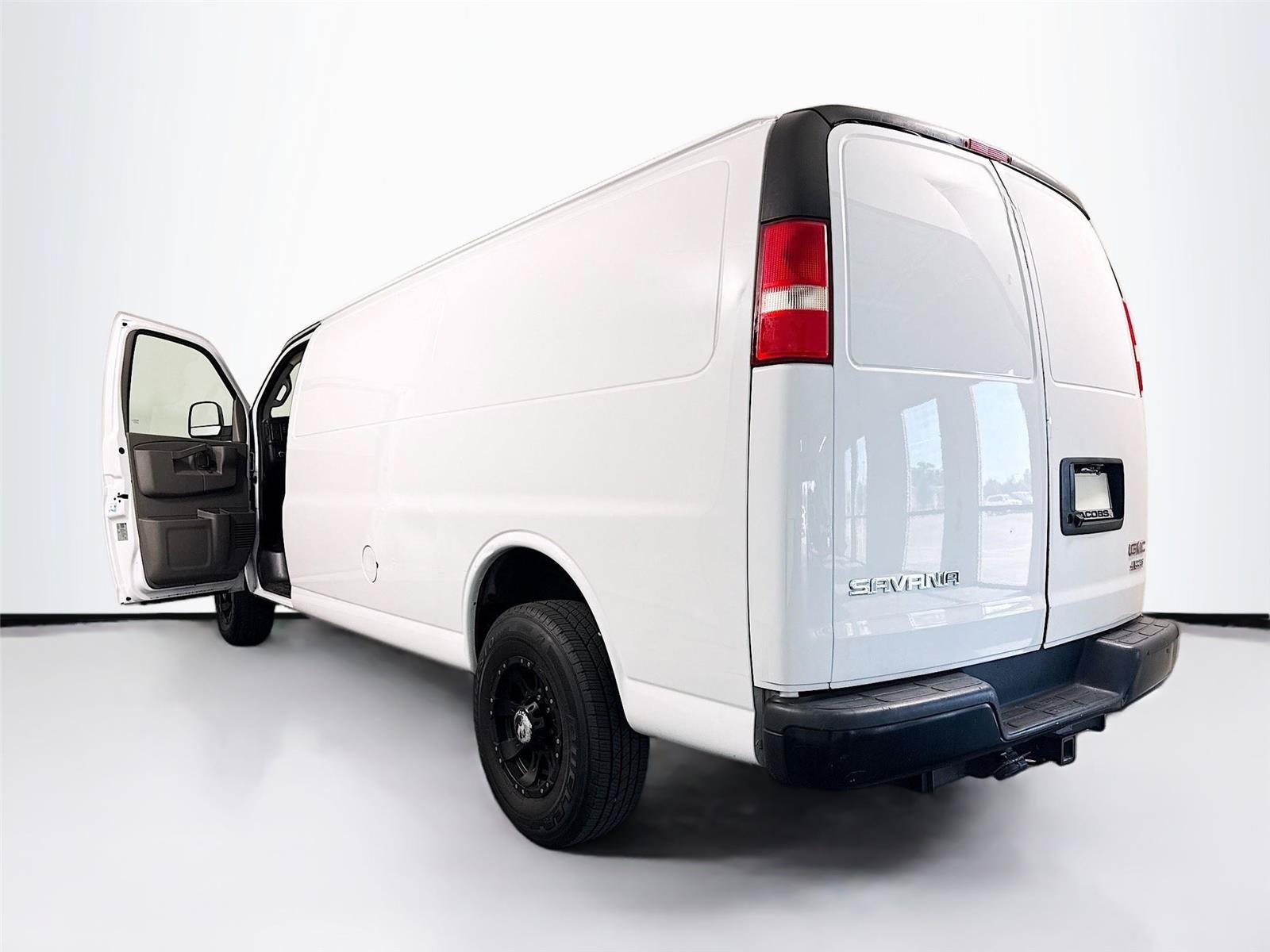 Used 2020 GMC Savana 2500 Extended w/ Enhanced Convenience Package RWD image 24