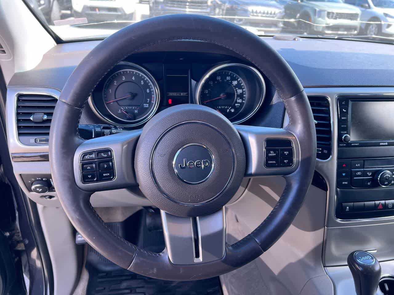 Used 2012 Jeep Grand Cherokee Laredo AWD/4WD image 14
