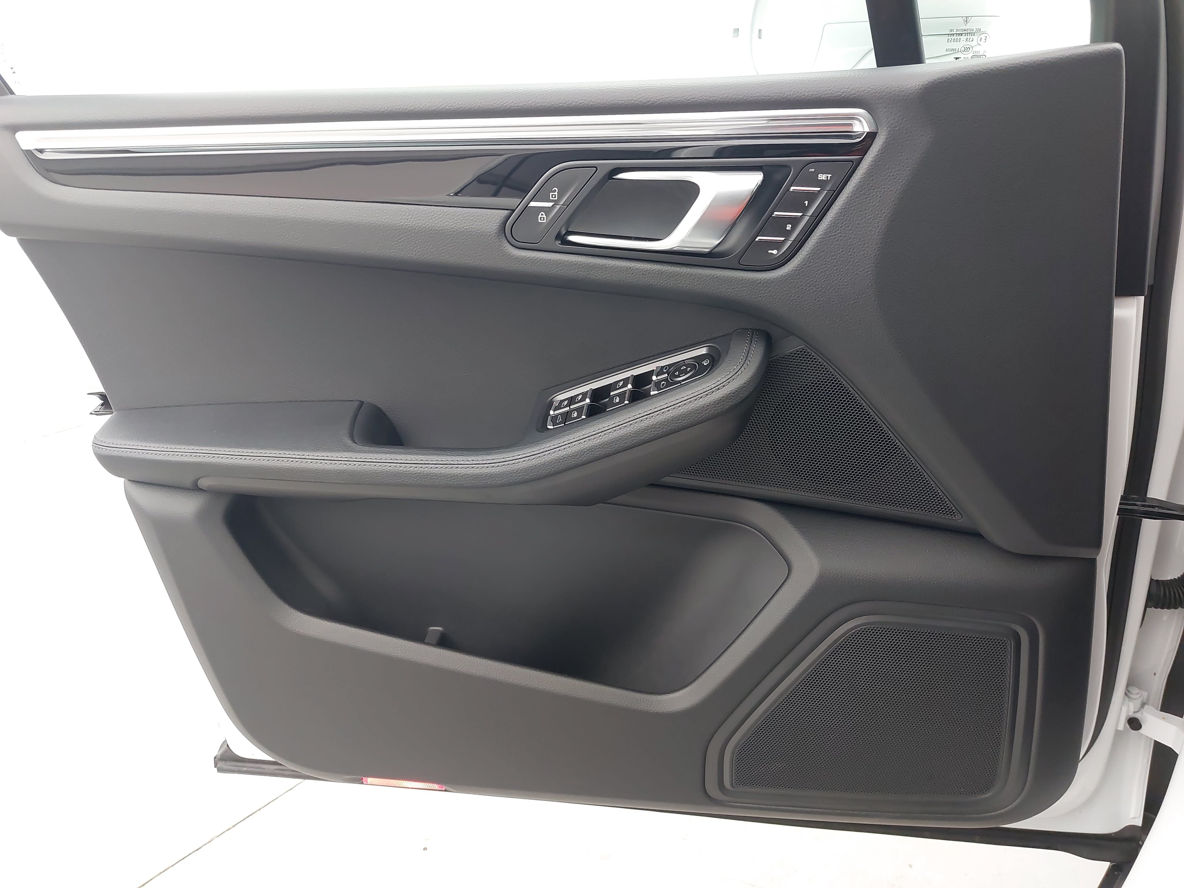 Certified 2026 Porsche Macan S AWD/4WD image 29