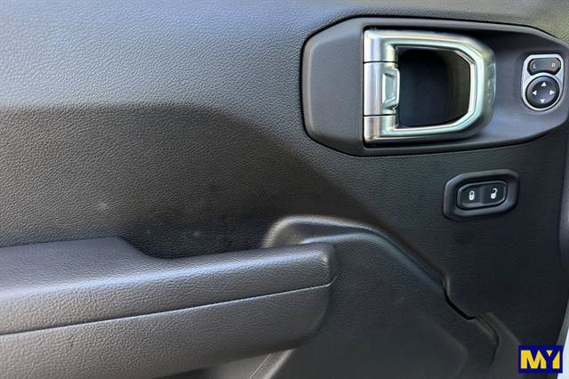 Used 2025 Jeep Gladiator Willys image 11