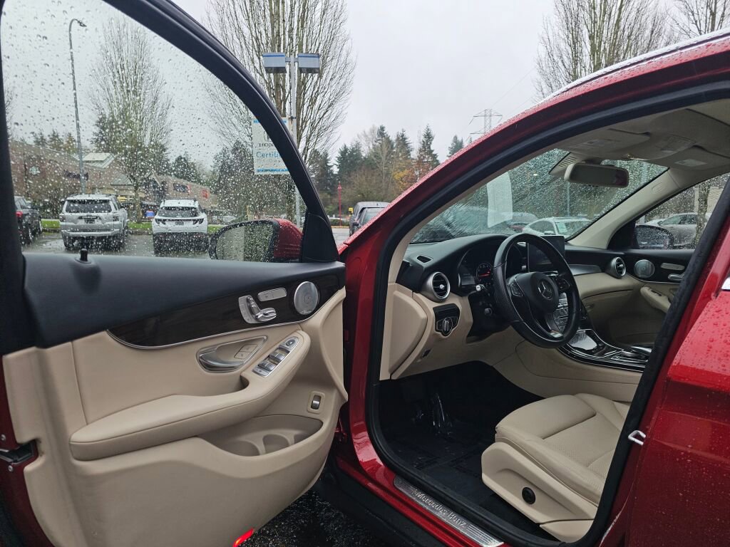 Used 2016 Mercedes-Benz GLC 300 4MATIC image 17