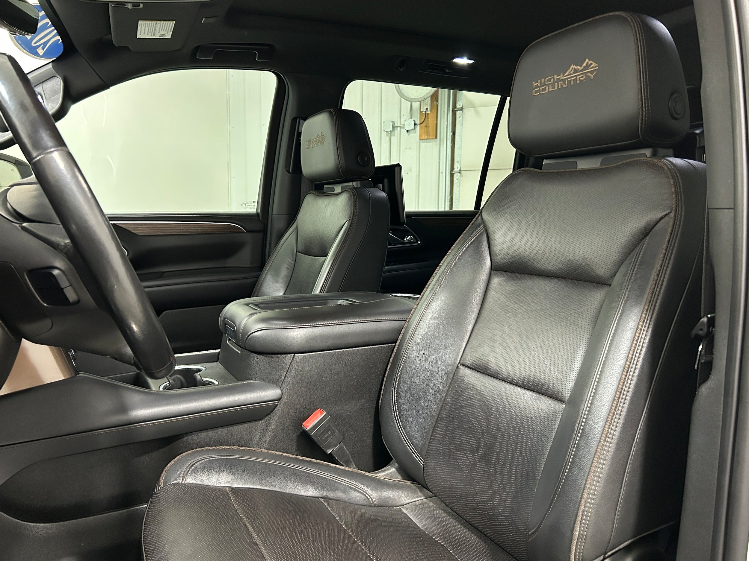 Used 2021 Chevrolet Suburban High Country w/ Premium Package AWD/4WD image 26