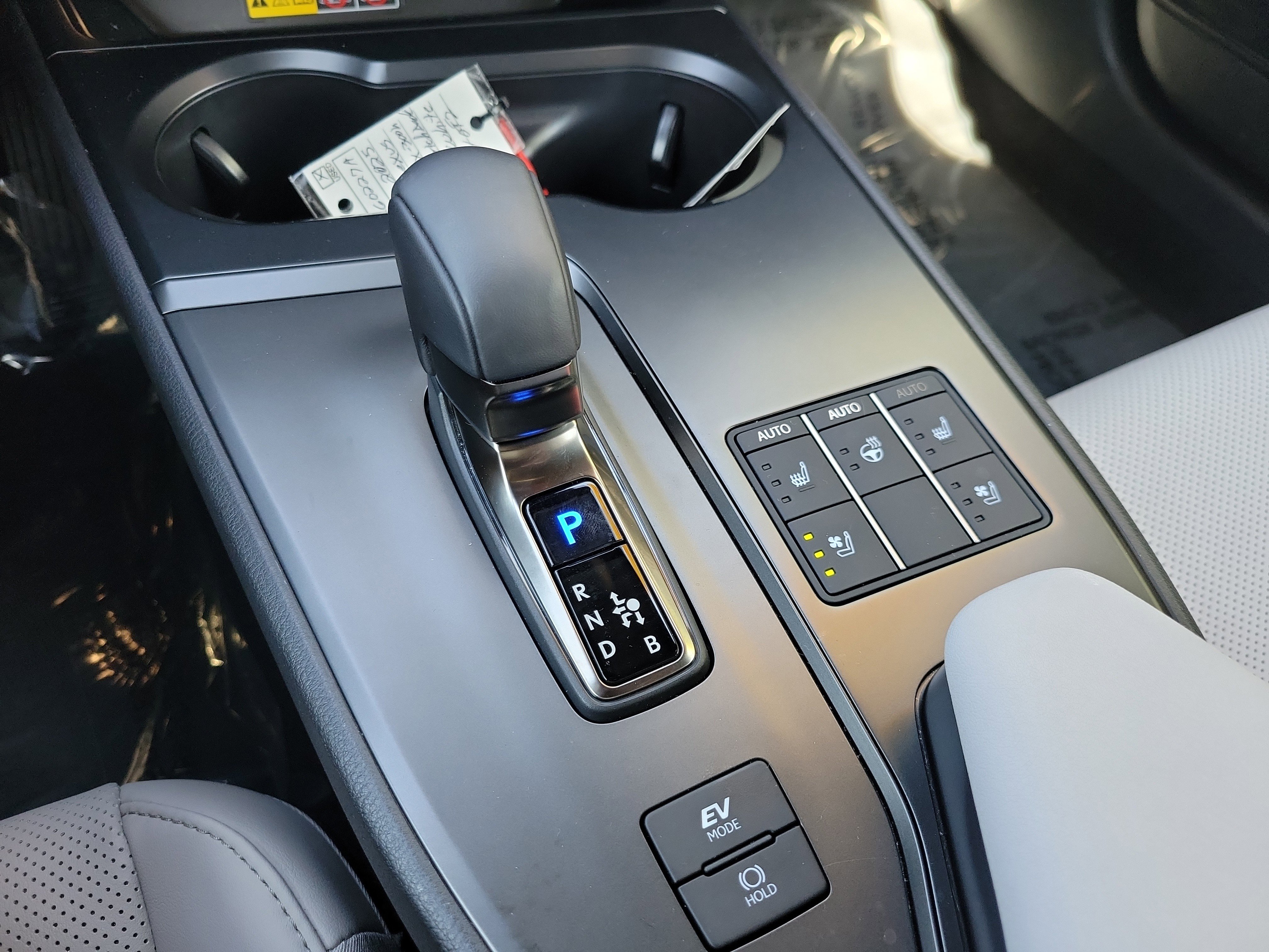 Used 2025 Lexus UX 300h FWD w/ Cold Area Package image 28