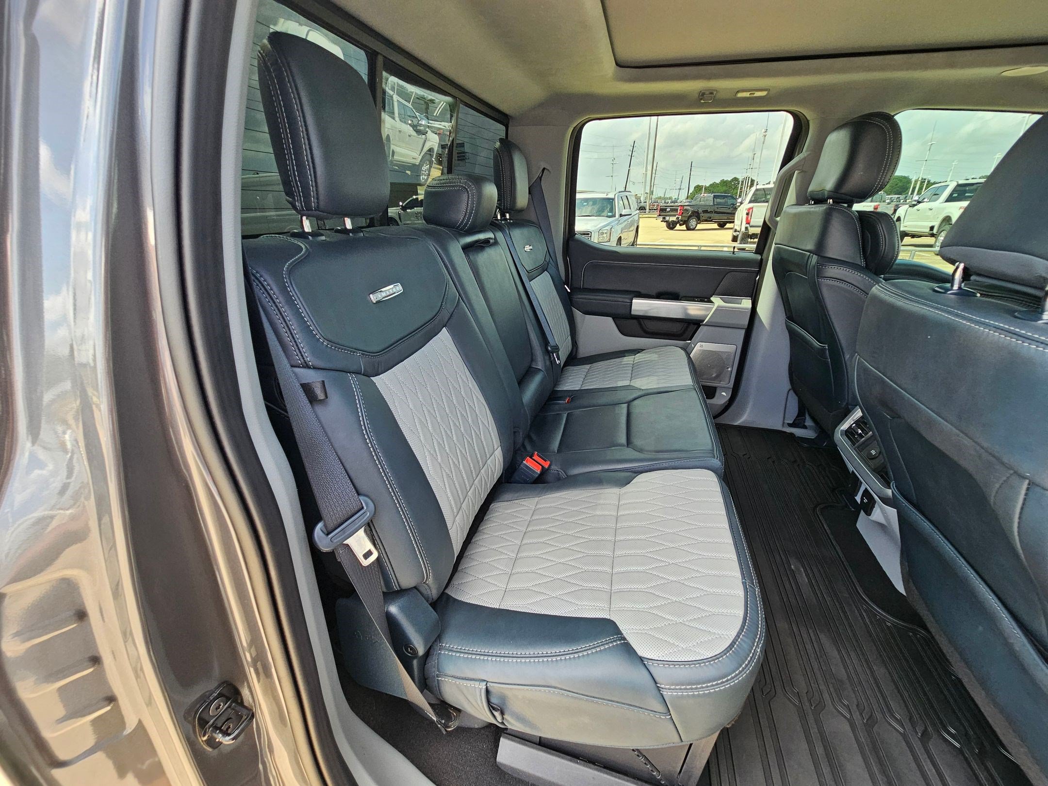 Used 2024 Ford F250 Limited w/ FX4 Off-Road Package AWD/4WD image 31