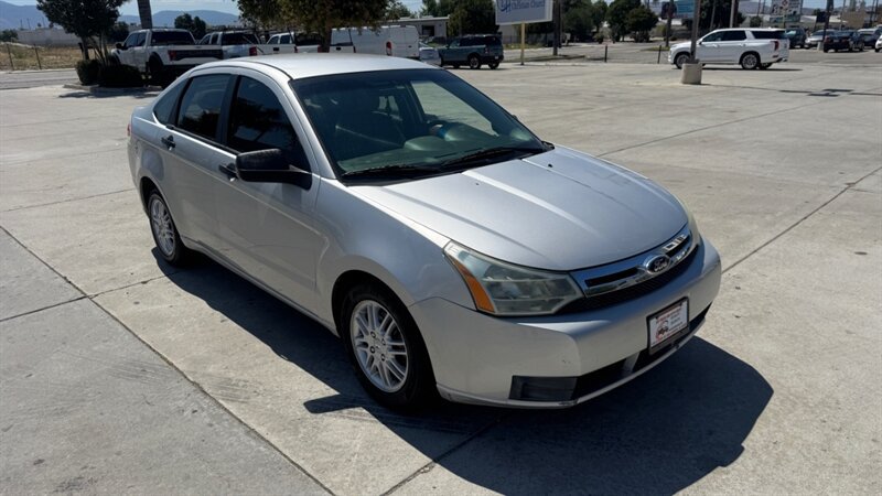 Used 2011 Ford Focus SE FWD image 16