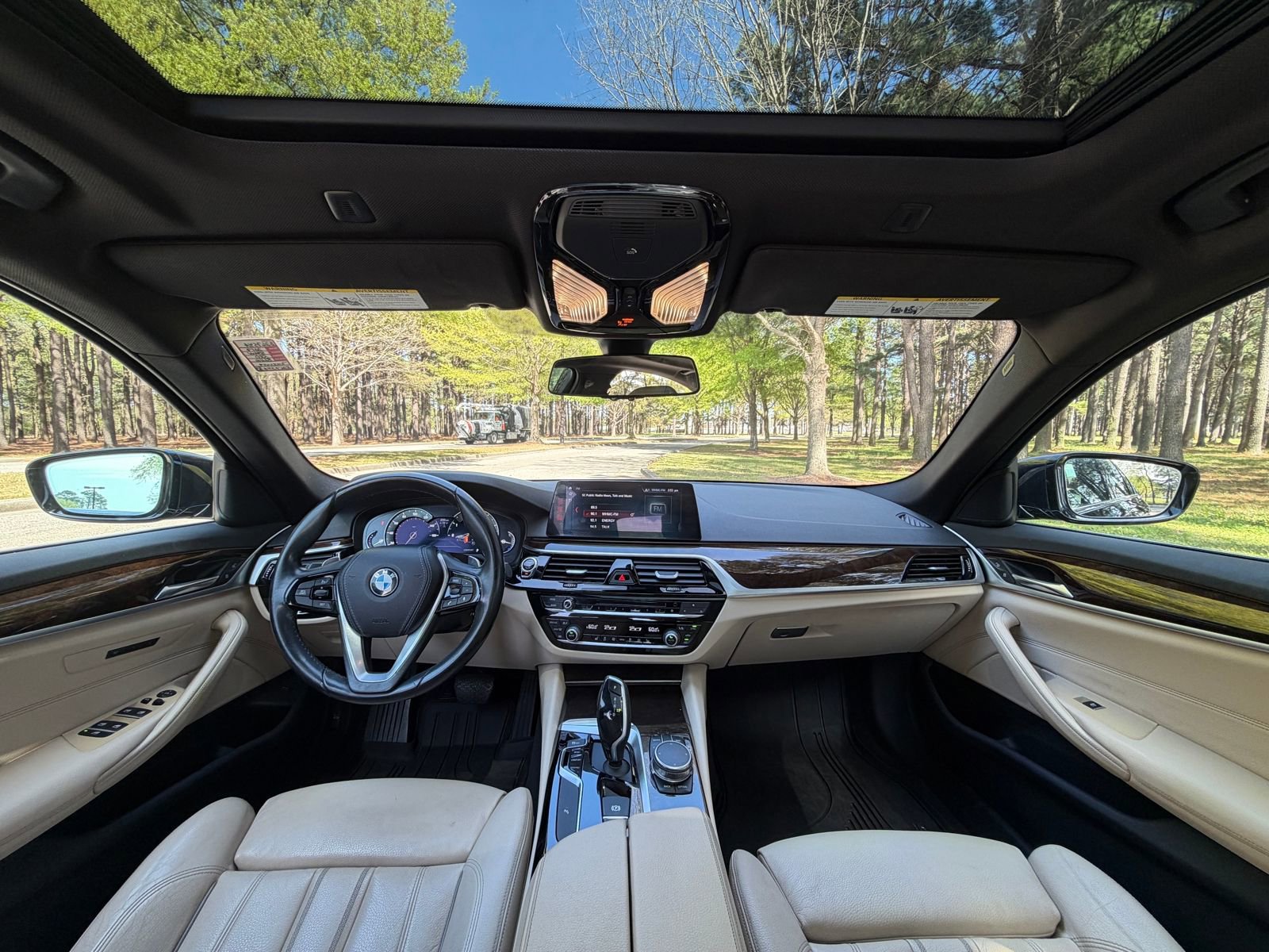 Used 2017 BMW 530i image 2