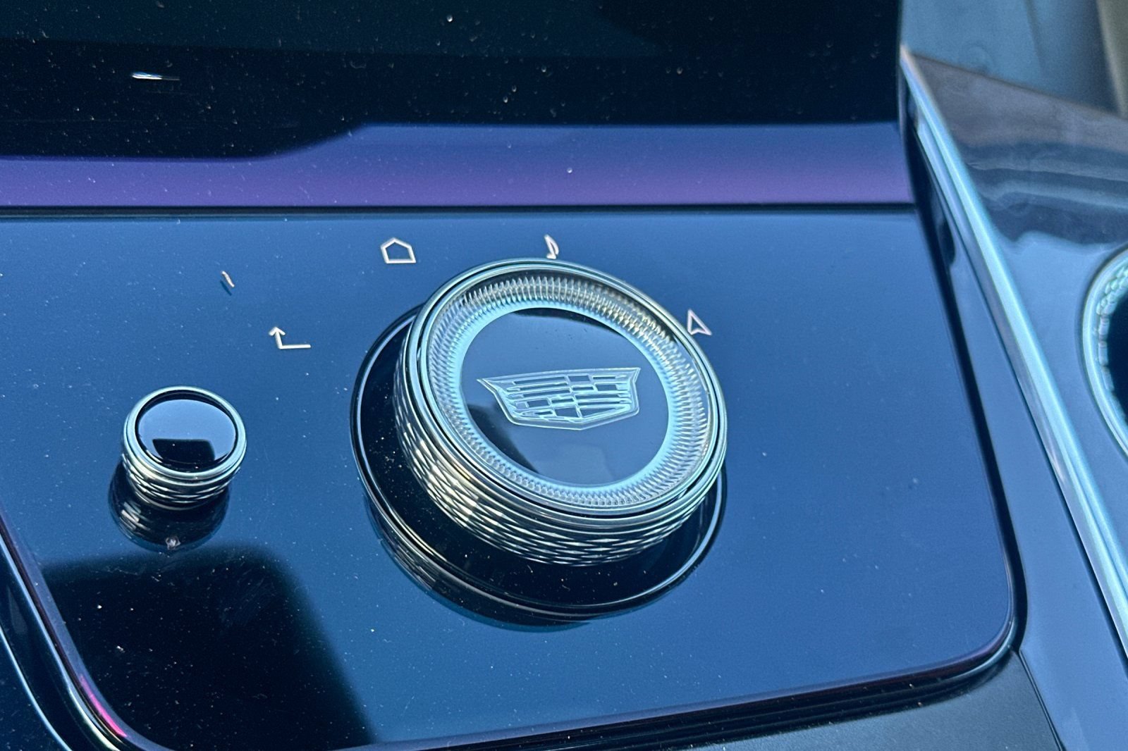 Certified 2026 Cadillac Escalade IQ Luxury 2 w/ LPO, Etrunk Organizer Package AWD/4WD image 32