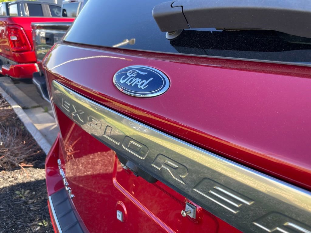 Used 2020 Ford Explorer Platinum w/ Premium Technology Package image 8