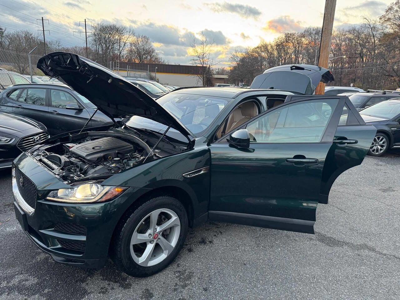 Used 2017 Jaguar F-PACE Premium image 8