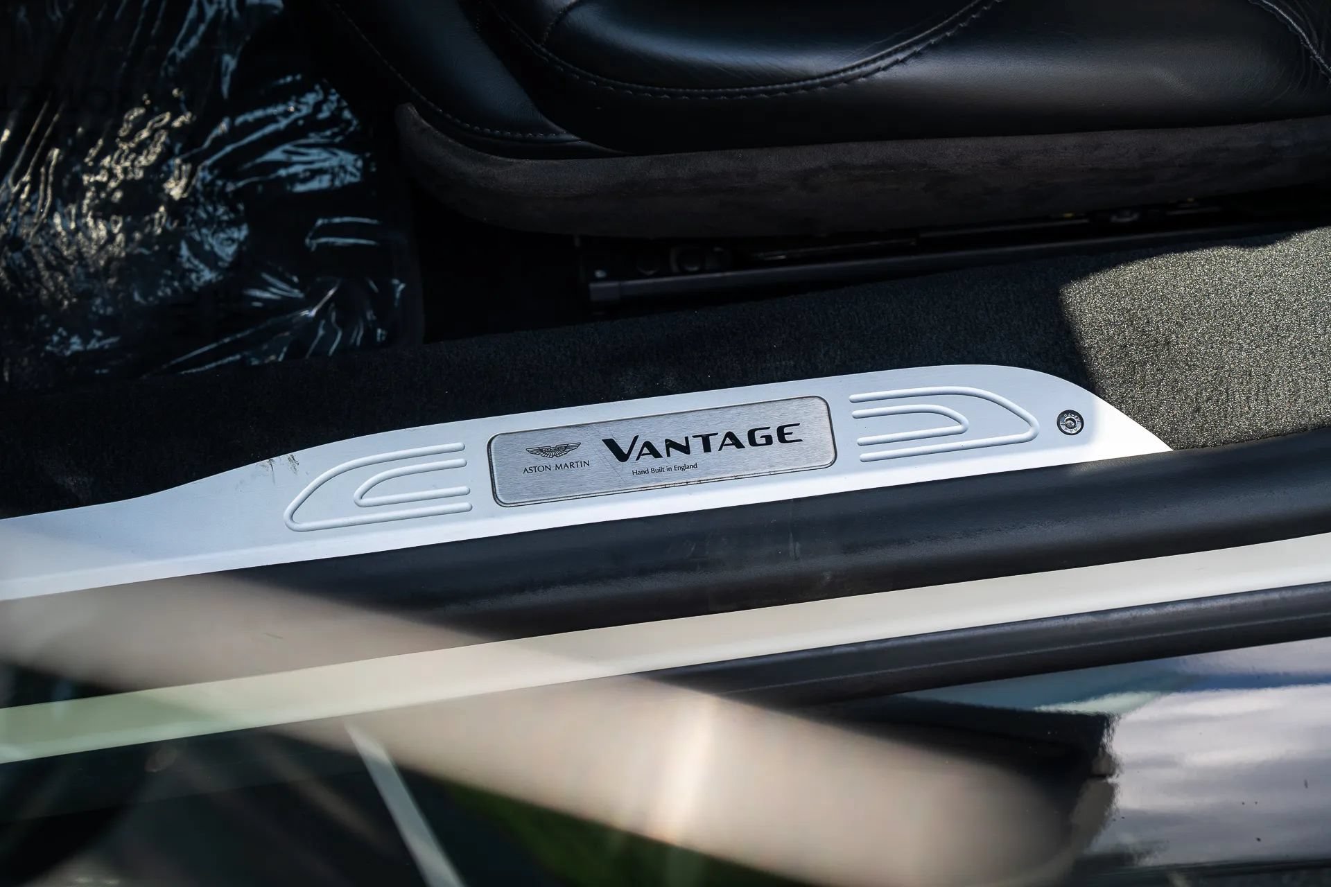 Used 2019 Aston Martin V8 Vantage Coupe RWD image 28