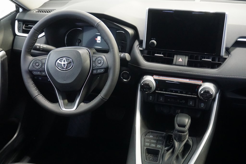 New 2025 Toyota RAV4 XLE image 30