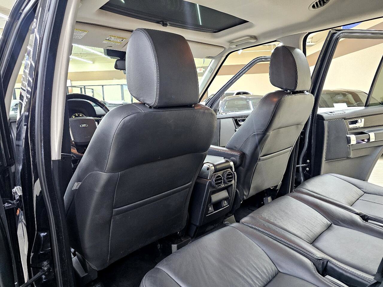 Used 2016 Land Rover LR4 HSE LUX image 25