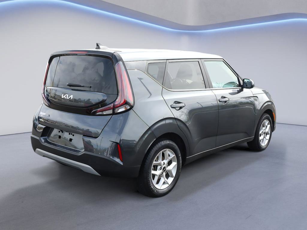 Used 2023 Kia Soul LX w/ Option Group 015 FWD image 7