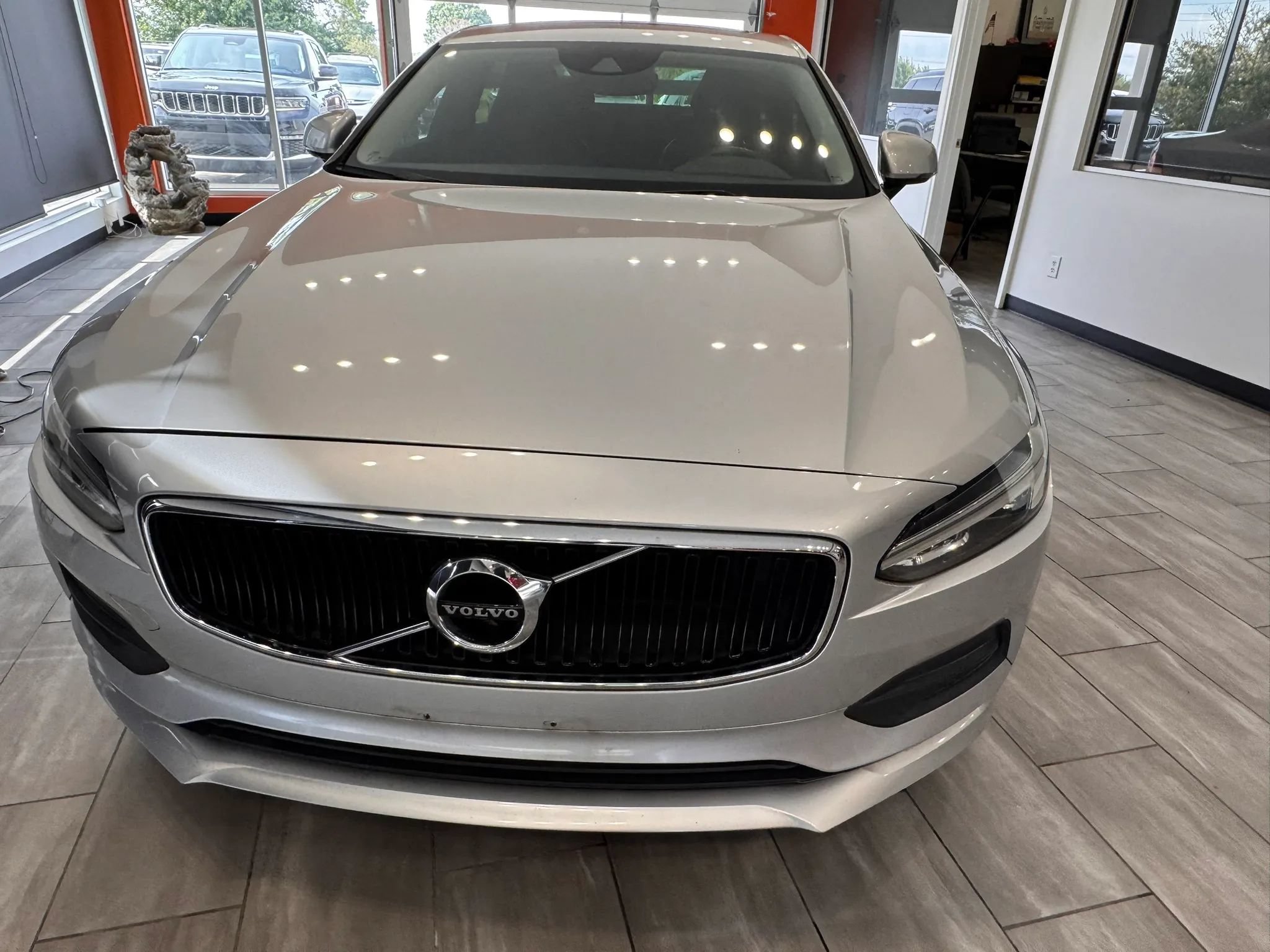 Used 2019 Volvo S90 T5 Momentum FWD image 7