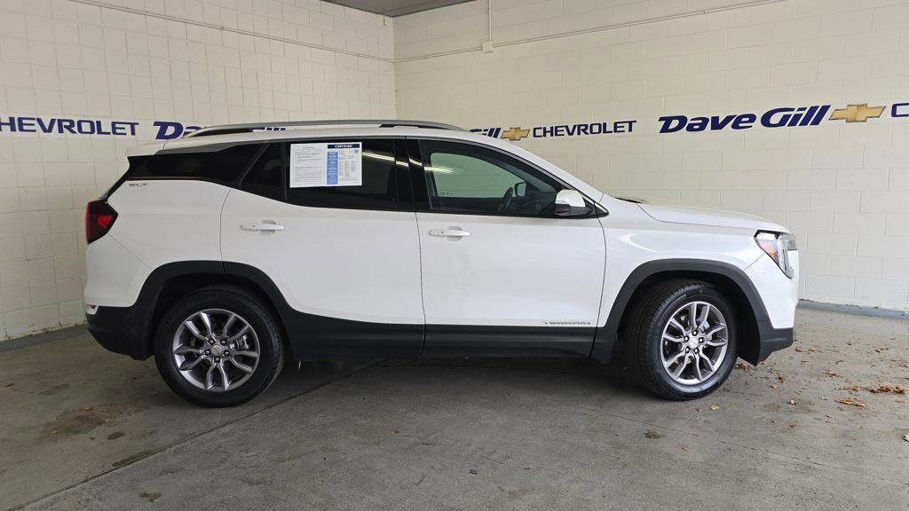 Certified 2022 GMC Terrain SLT w/ Tech Package image 5