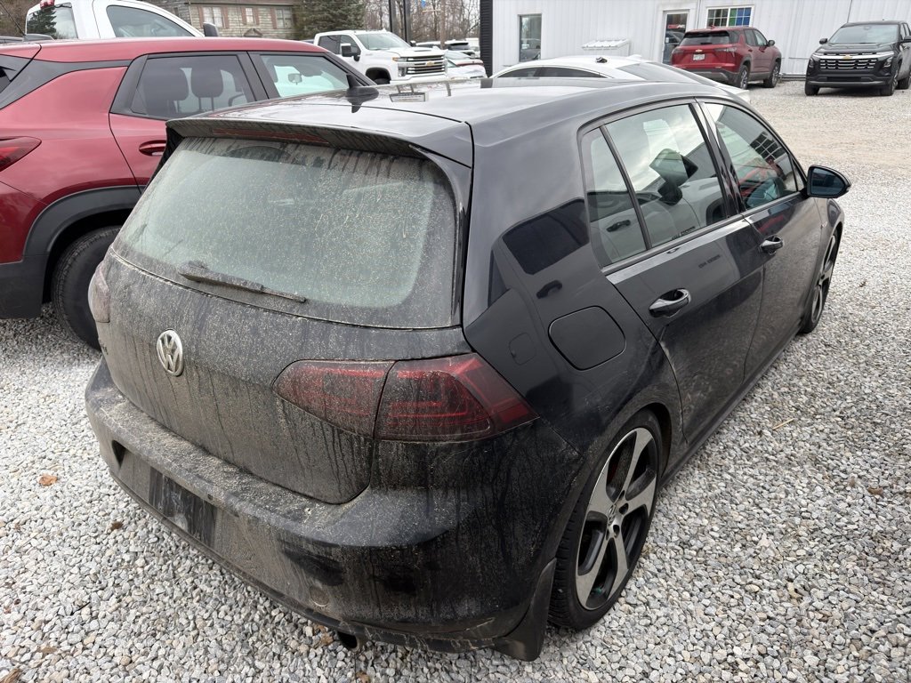Used 2016 Volkswagen Golf 4-Door image 3