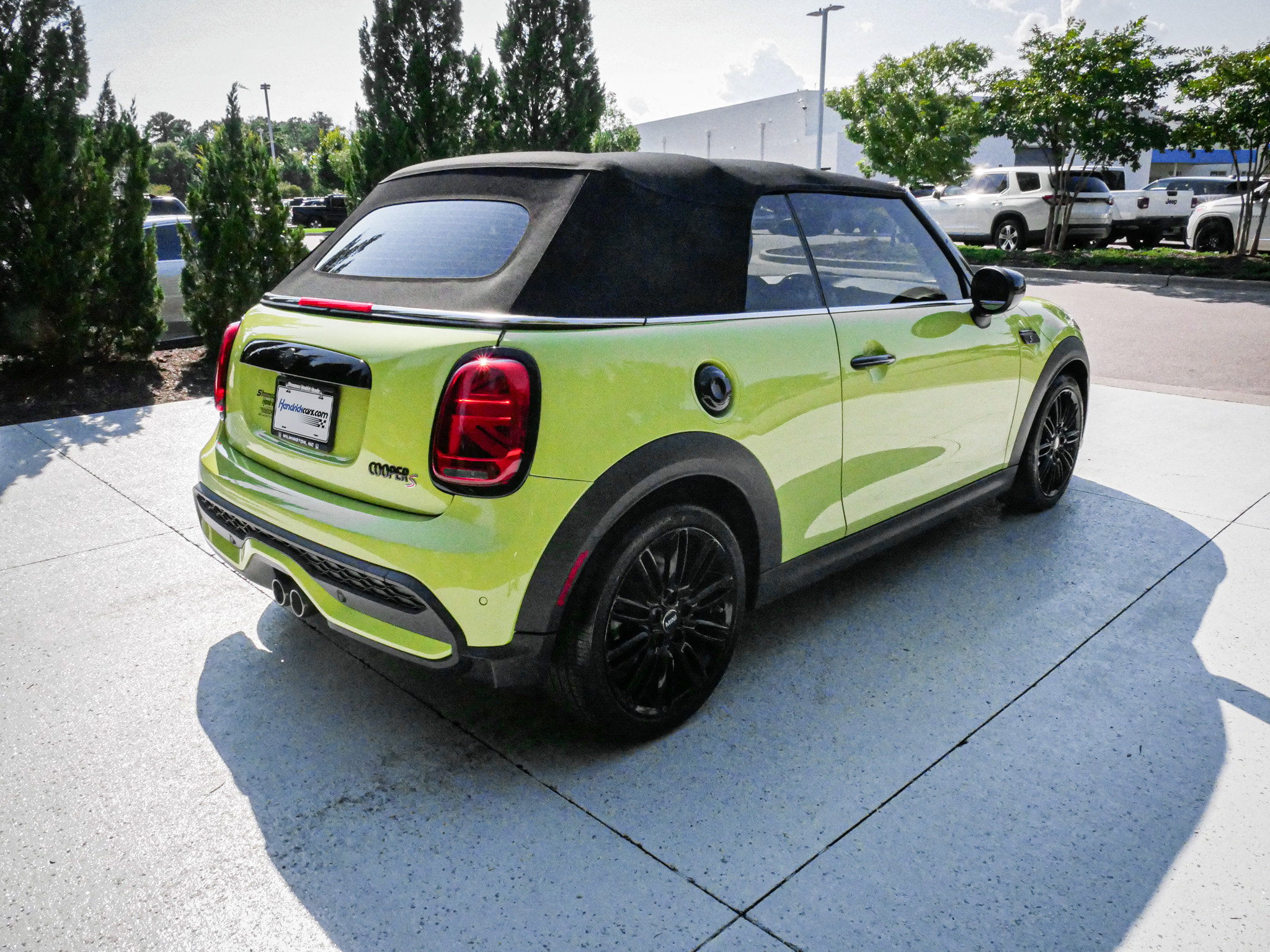 Used 2024 MINI Cooper S w/ Signature Upholstery Package FWD image 10