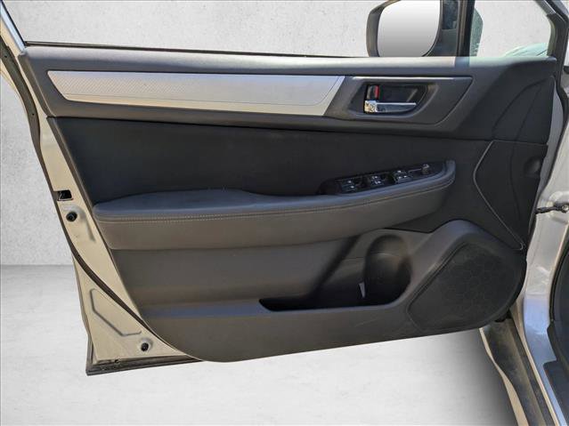 Used 2018 Subaru Outback 2.5i Premium image 6