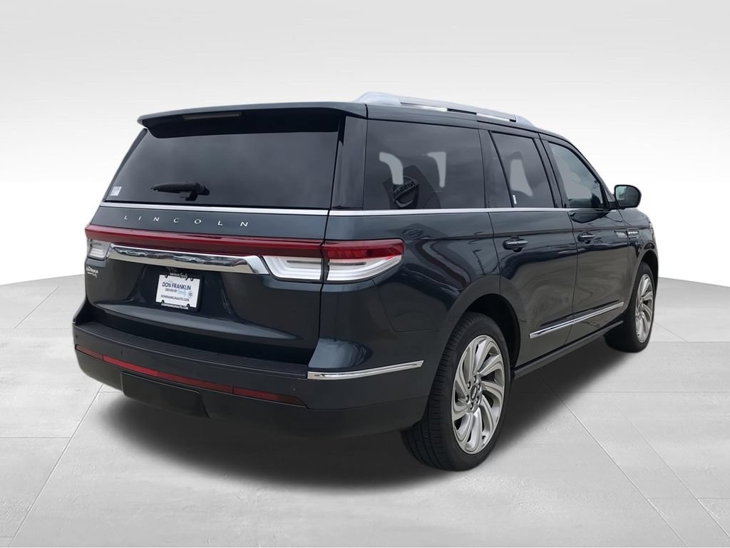 Used 2024 Lincoln Navigator Reserve AWD/4WD image 8
