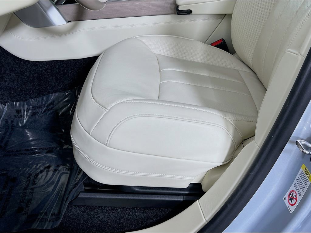 Used 2025 Land Rover Range Rover Autobiography image 20