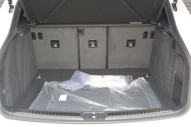 New 2025 Porsche Macan S image 12