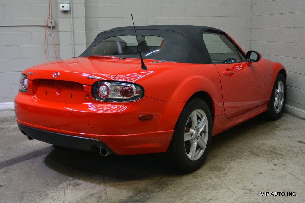Used 2007 MAZDA MX-5 Miata Sport w/ Appearance Pkg image 8