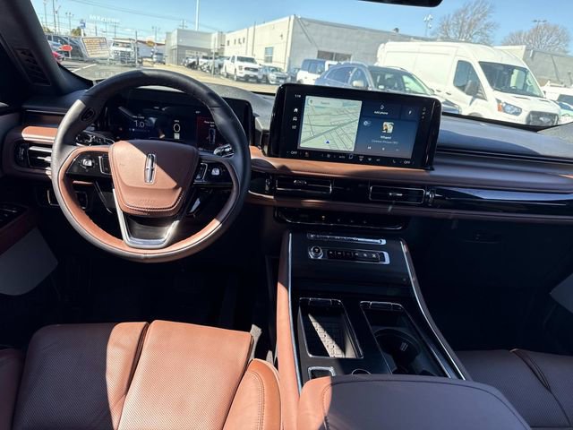 Used 2025 Lincoln Aviator Reserve w/ Equipment Group 201A image 16