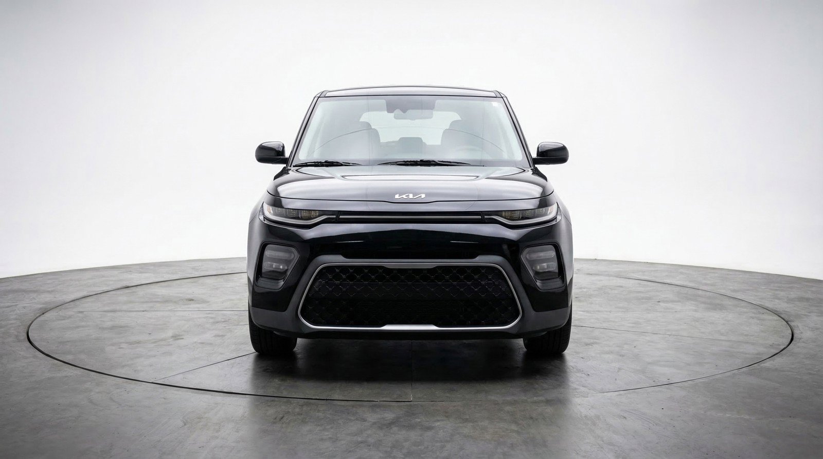 Used 2025 Kia Soul LX w/ LX Technology Package FWD image 2
