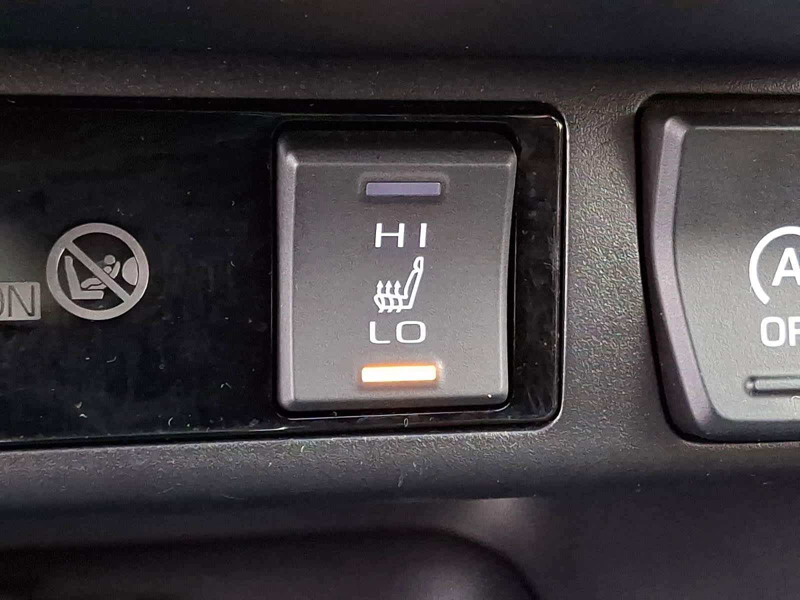 Certified 2020 Toyota RAV4 XLE image 25