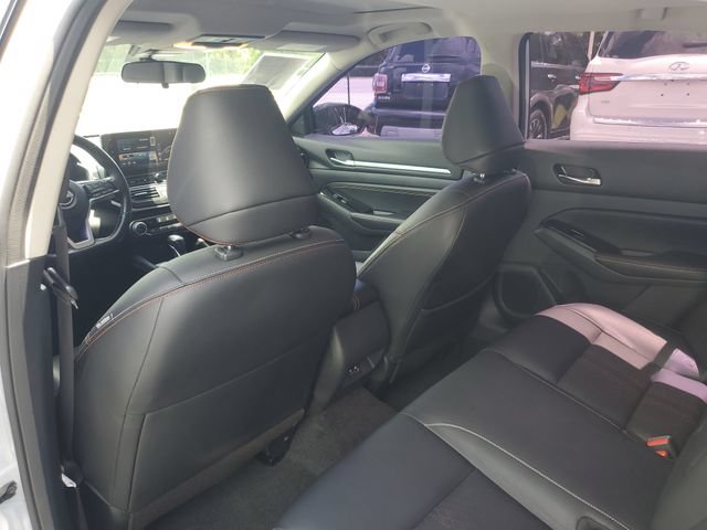 Used 2023 Nissan Altima 2.5 SR w/ SR Premium Package FWD image 9