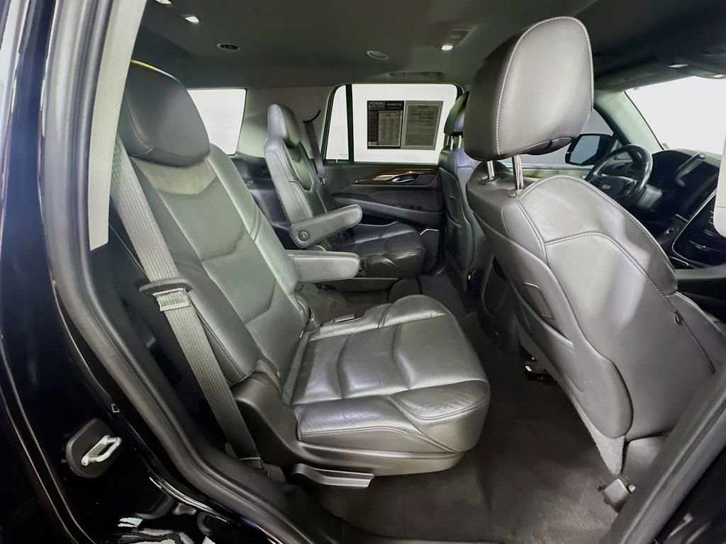Used 2020 Cadillac Escalade Luxury w/ Escalade Sport Edition image 11