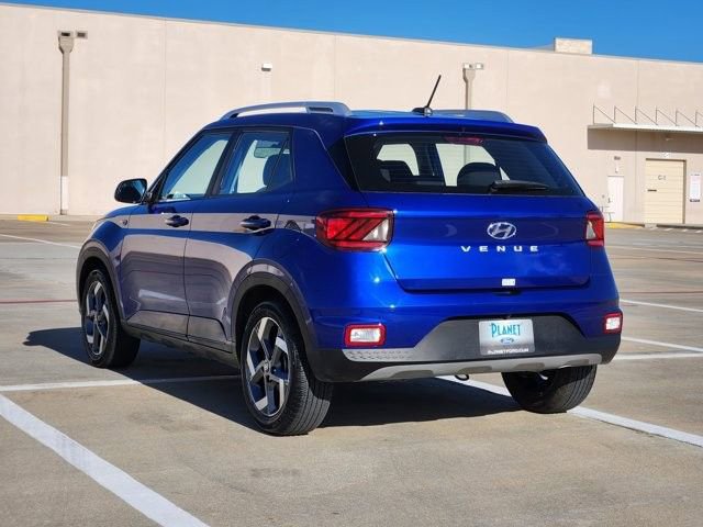 Used 2025 Hyundai Venue SEL image 7
