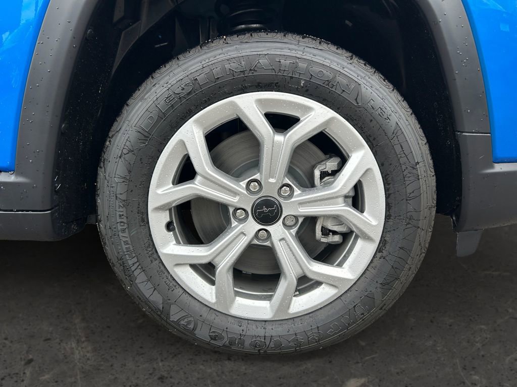 New 2025 Jeep Compass Latitude image 24