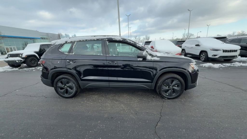 Used 2025 Volkswagen Taos S image 9