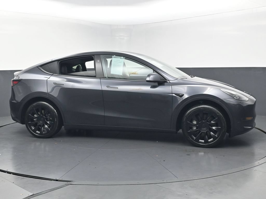 Used 2024 Tesla Model Y 2WD image 48