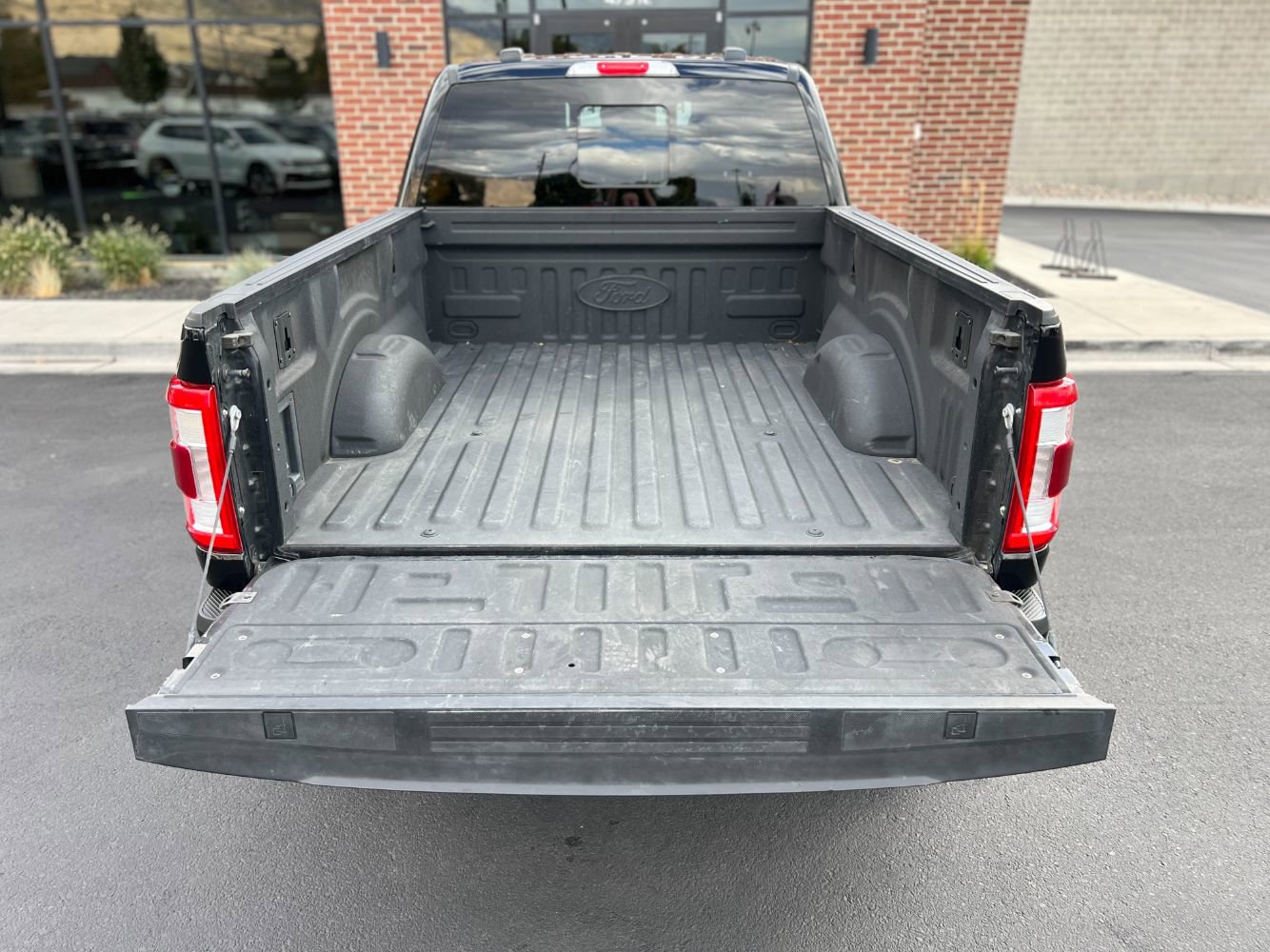 Used 2021 Ford F150 Lariat image 29