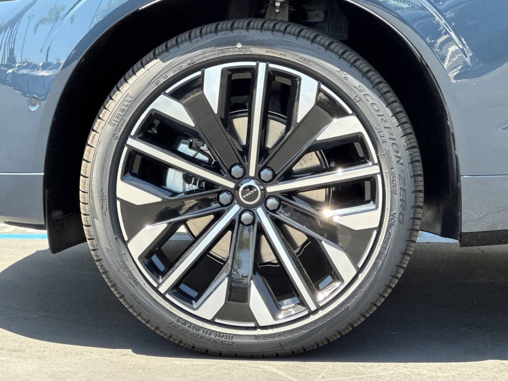 New 2026 Volvo XC60 B5 Ultra w/ Climate Package PRO AWD/4WD image 25