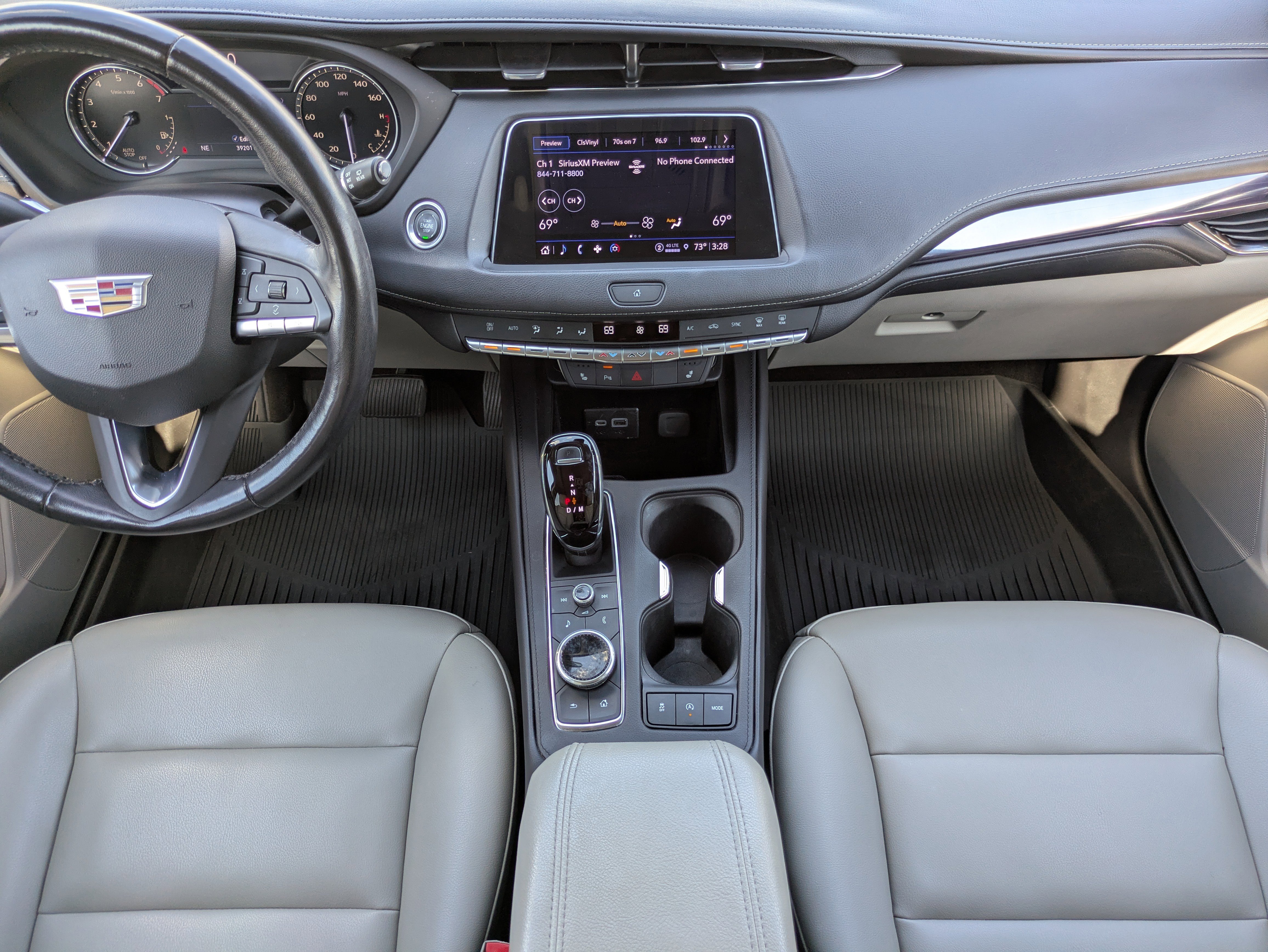 Used 2023 Cadillac XT4 Luxury w/ Cold Weather Package image 11